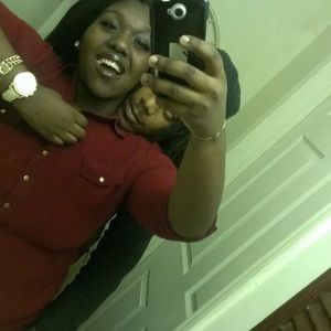 Meet your Posher, Donique